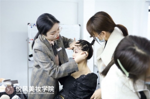 济南化妆学校分享学化妆的好处！