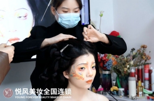 在悦风美妆学院学习的时光