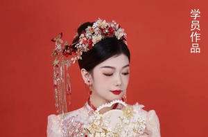 想做化妆师，推荐了解悦风美妆学院！
