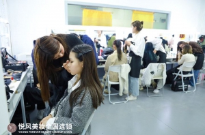 悦风美妆学院：打造专业美妆师的摇篮